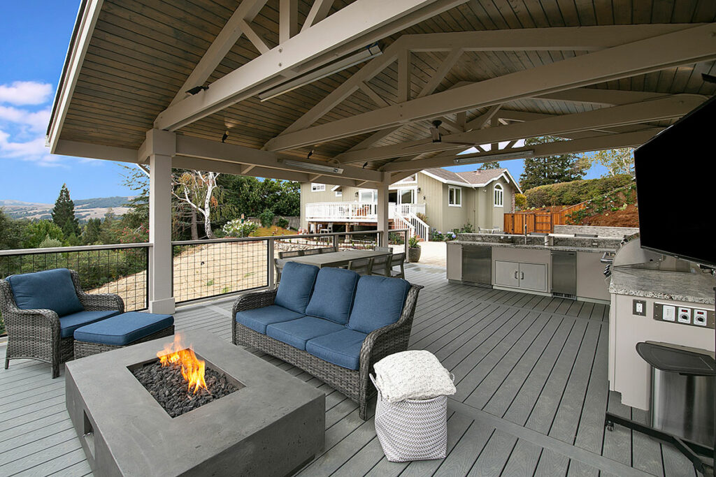 outdoor kitchen