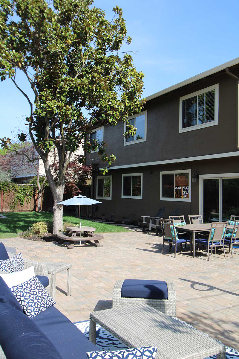 patio bar seating area