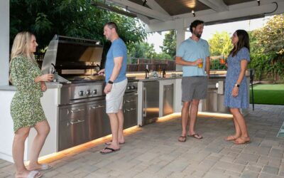Spring to Summer Entertaining: How to Get the Most Out of Your Indoor-Outdoor Kitchen